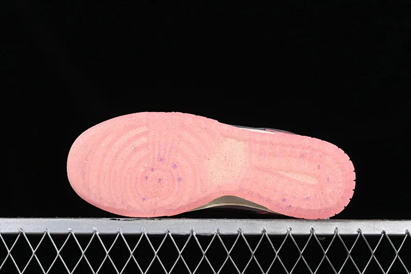 All categories Nk SB Dunk series Nk SB Dunk Low low-top sneakers M version pure original Nk Dunk Low "Barbie" Barbie SB low-top sports and leisure sneakers FN8927-621